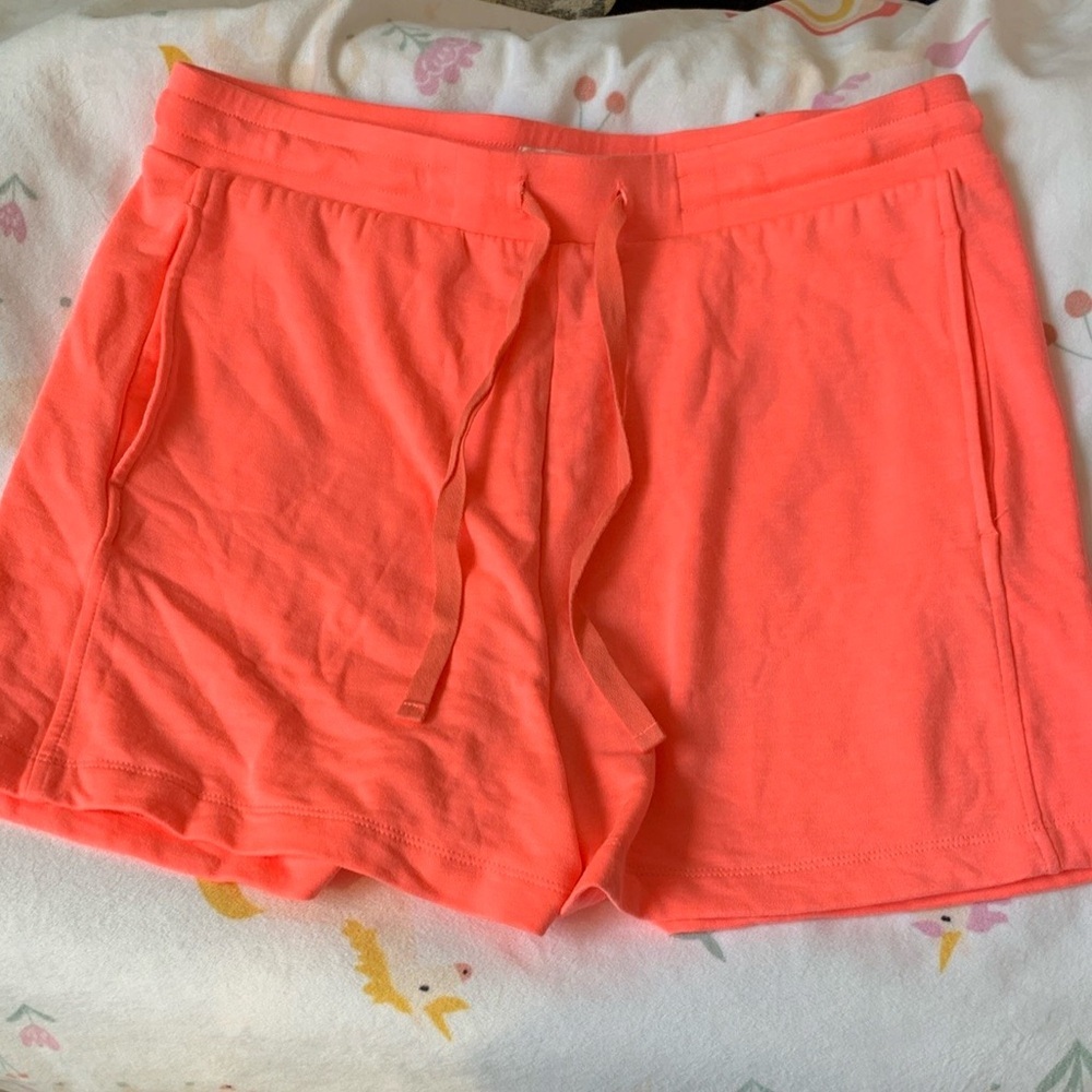 Lou & Grey LOFT Women's Neon Pink Shorts